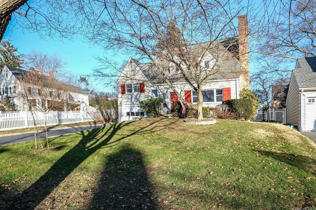 81 Tamarack Rd, Rye Brook, NY 10573