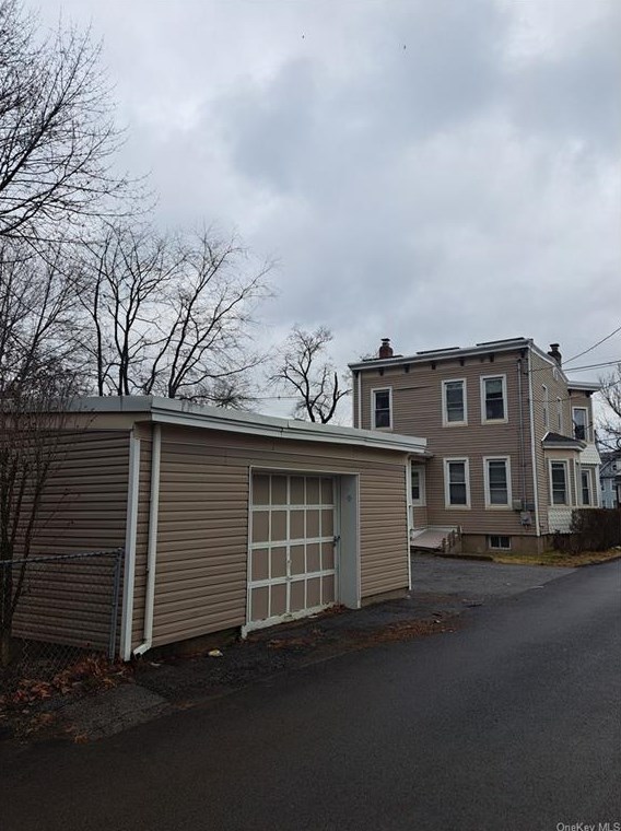 81 West St, Newburgh, NY 12550-4241