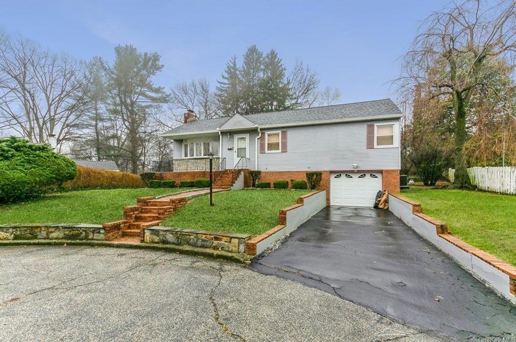 26 Truesdale Pl, Yonkers, NY 10705-1531