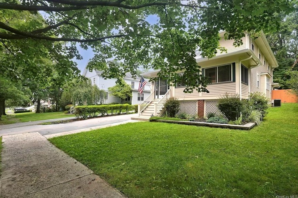 69 Montgomery St, Goshen NY  10924-1514 exterior