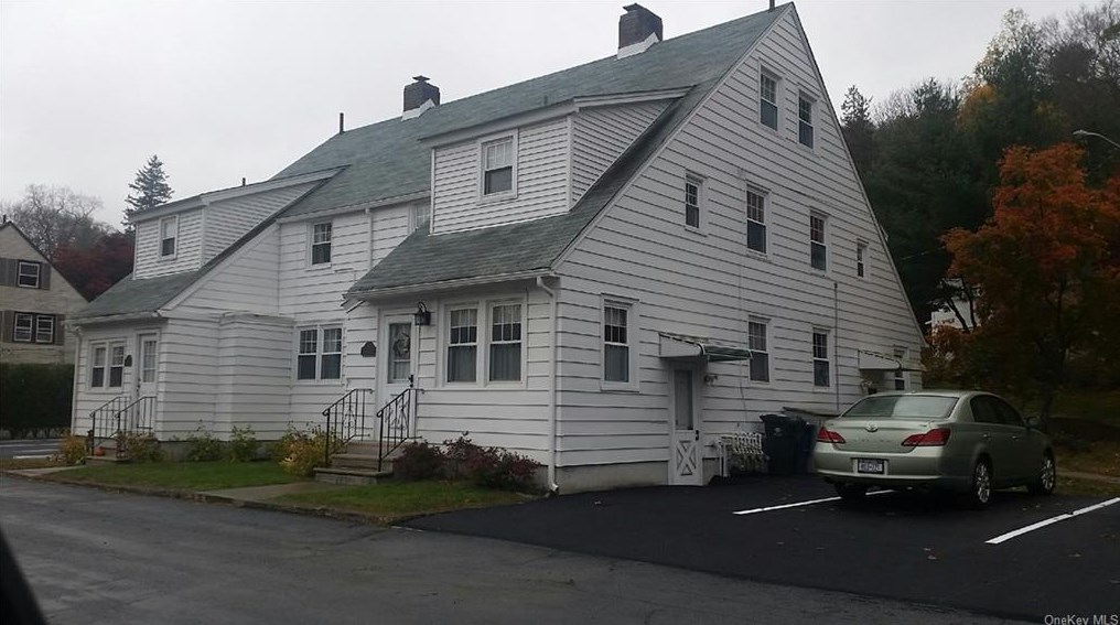 9 Store Rd, Tuxedo Park, NY 10987