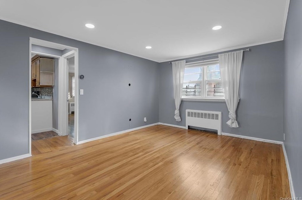 76 Shipherd Ave #2, Lynbrook, NY 11563