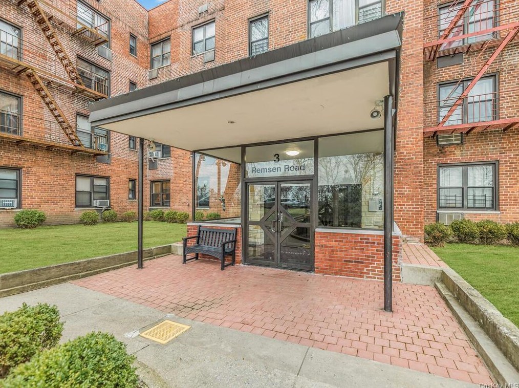 3 Remsen Rd Apt 4a, Yonkers, NY