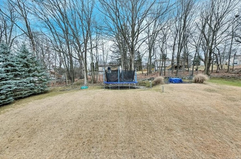 33 Pine Hill Rd, Monroe NY  10950-2114 exterior