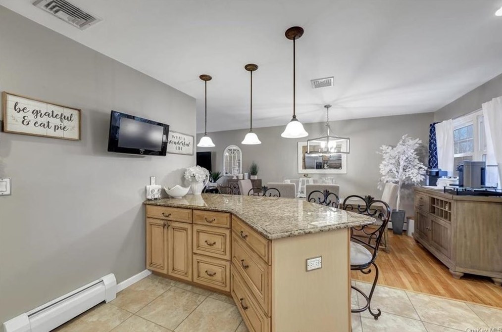 33 Pine Hill Rd, Monroe NY  10950-2114 exterior