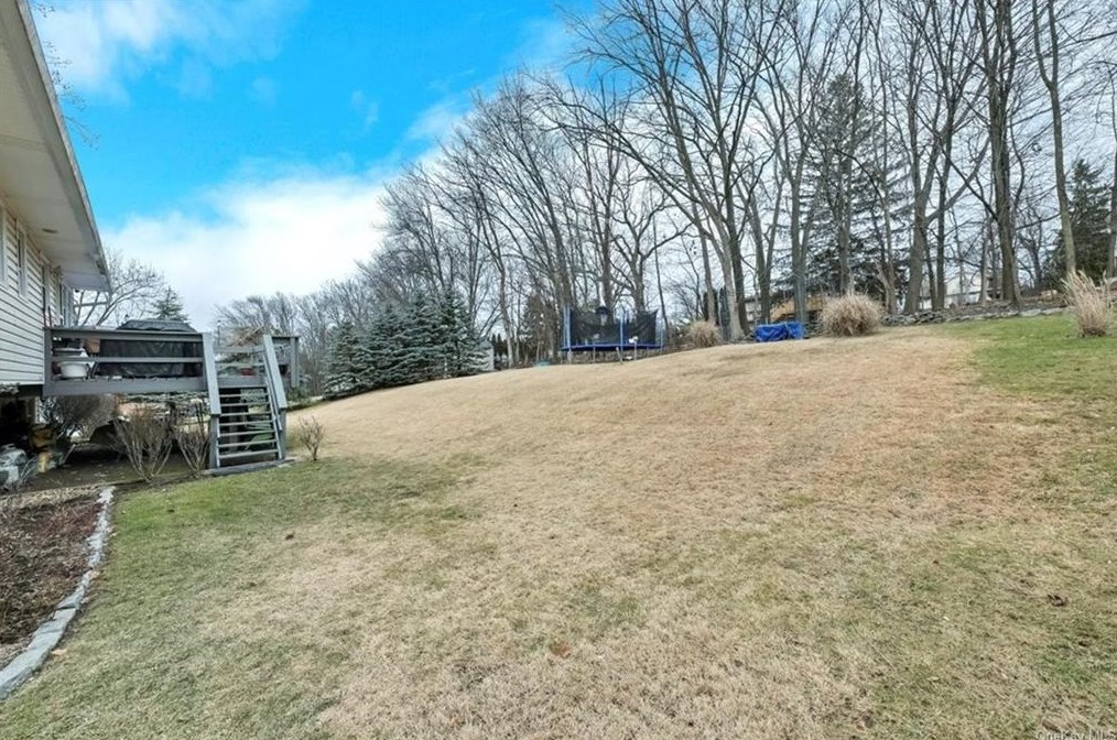 33 Pine Hill Rd, Monroe NY  10950-2114 exterior