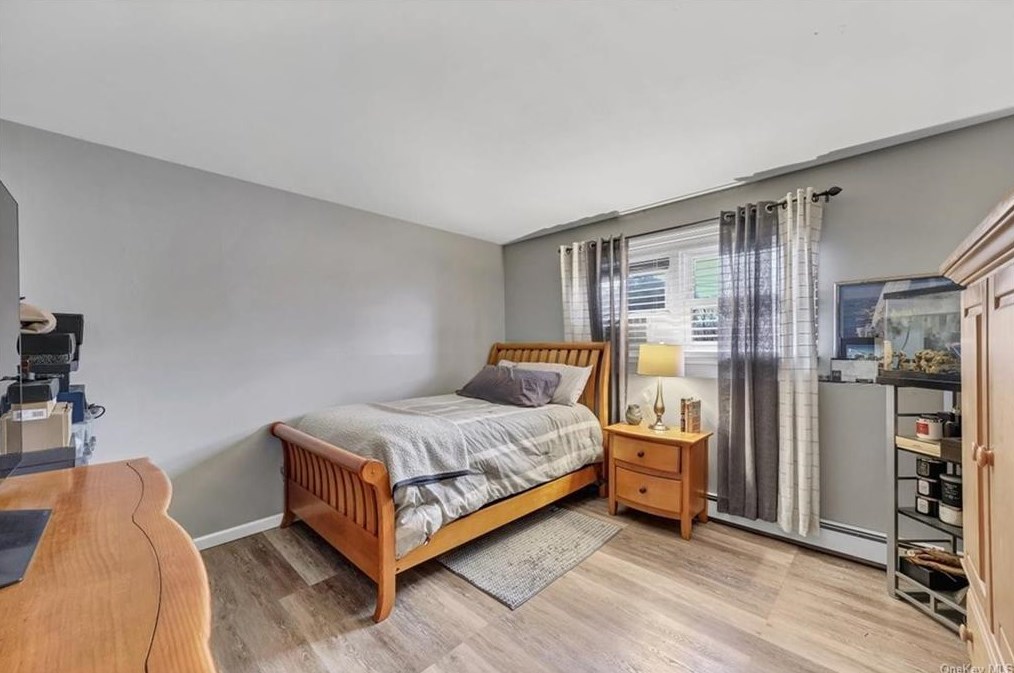 33 Pine Hill Rd, Monroe NY  10950-2114 exterior