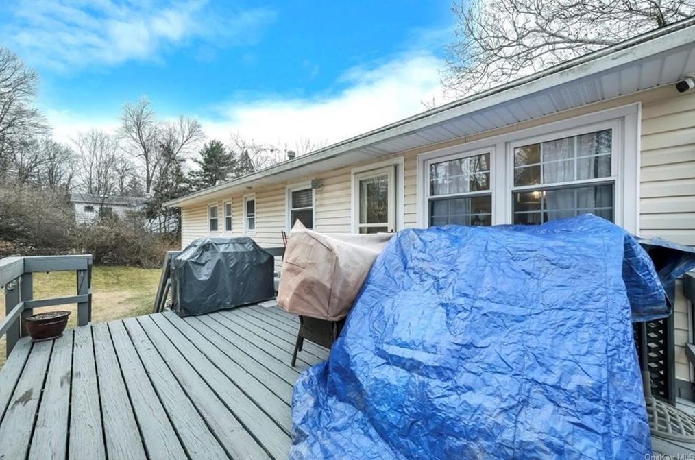 33 Pine Hill Rd, Monroe NY  10950-2114 exterior