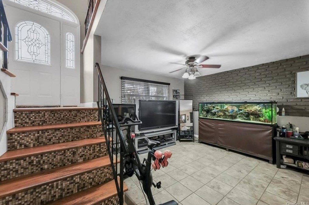 33 Pine Hill Rd, Monroe NY  10950-2114 exterior