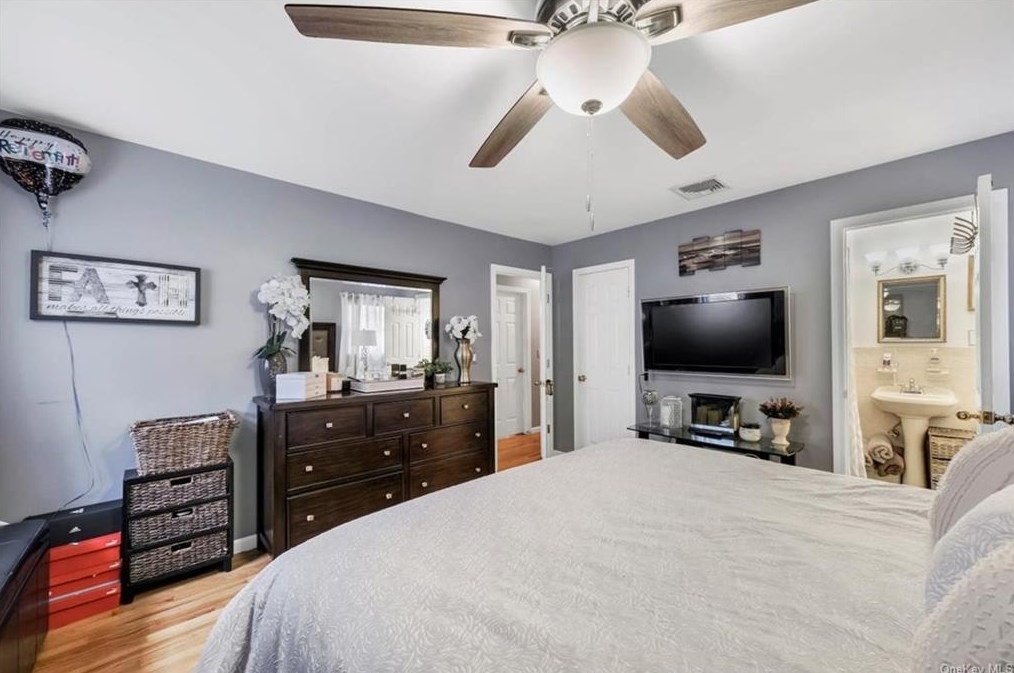 33 Pine Hill Rd, Monroe NY  10950-2114 exterior