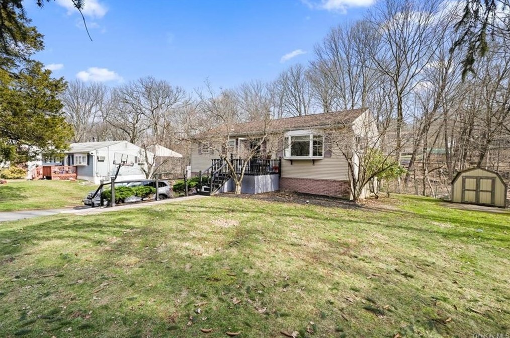 6 San Antonio Cir, Monroe, NY 10950