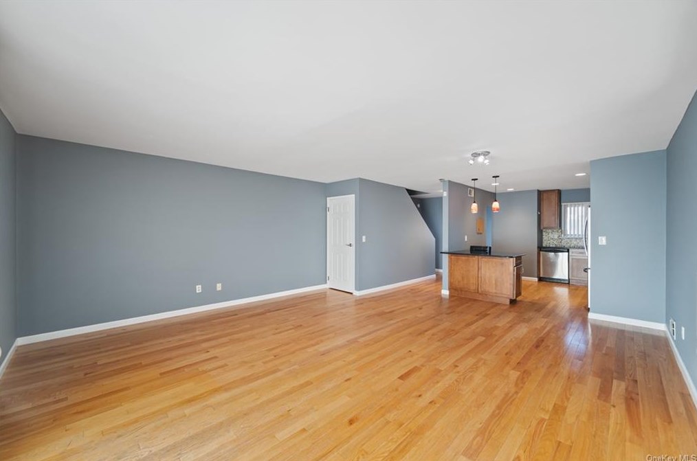 58 Park Dr, Mount Kisco NY  10549-1122 exterior