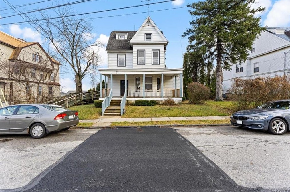 58 Amackassin Ter, Yonkers NY  10703-2214 exterior