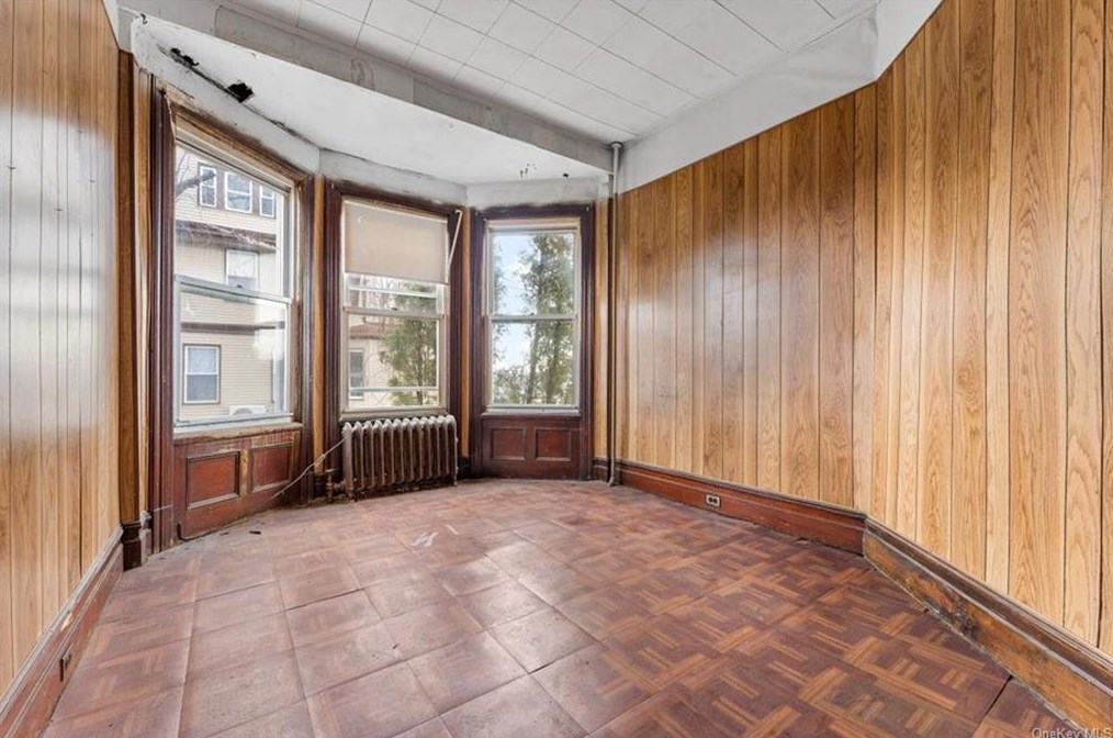 58 Amackassin Ter, Yonkers NY  10703-2214 exterior