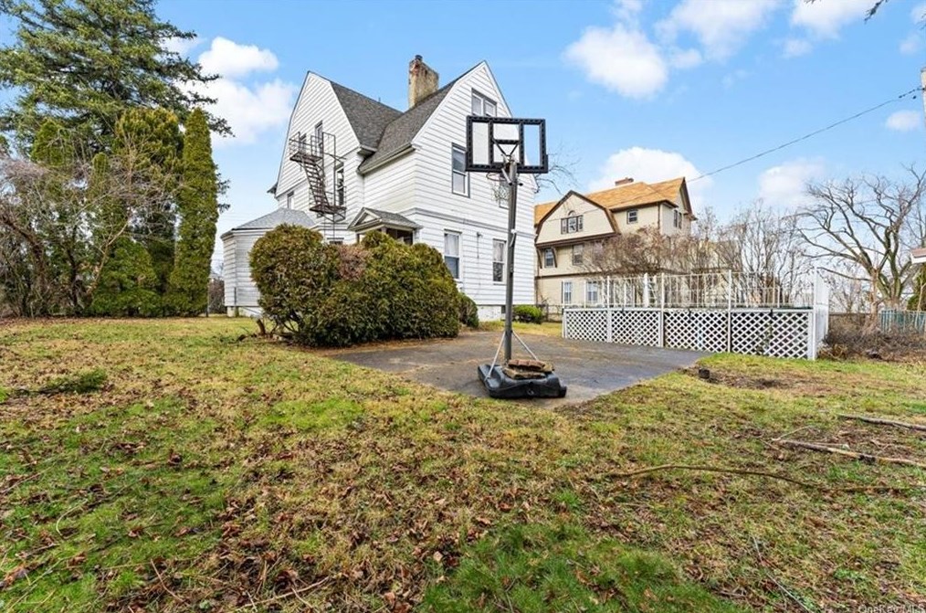 58 Amackassin Ter, Yonkers NY  10703-2214 exterior