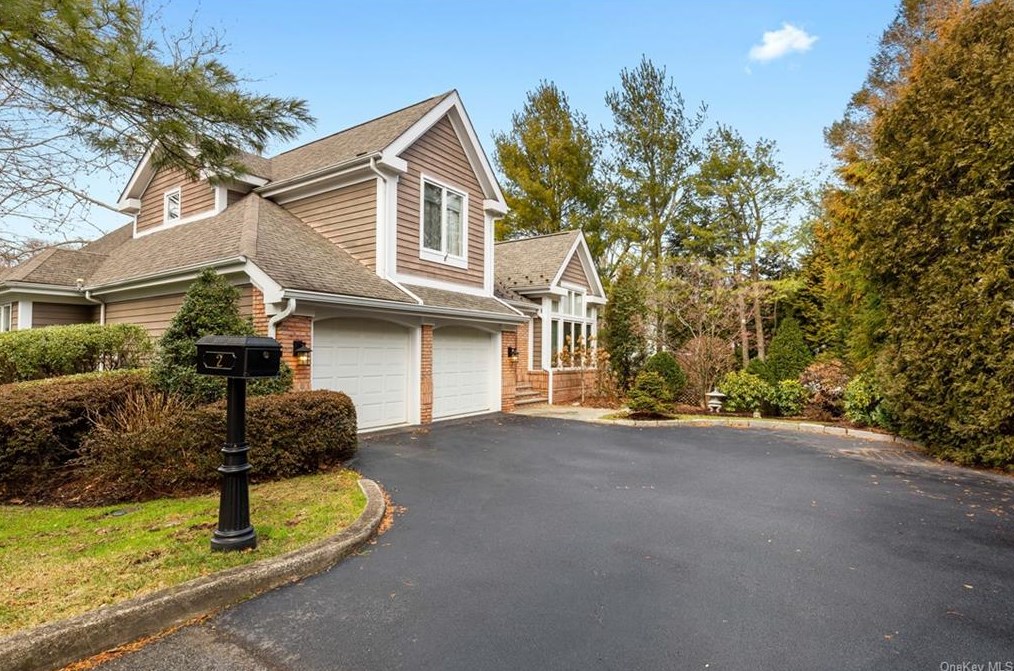 2 Stone Falls Ct, Rye Brook, NY 10573-1900