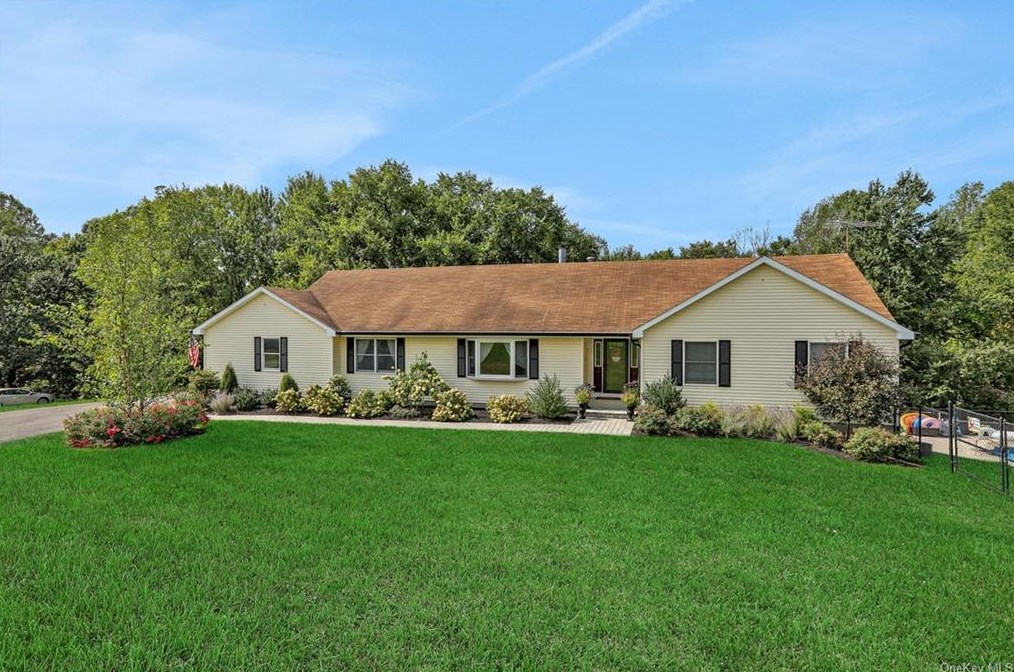 315 Highland Ave, Maybrook, NY 12543