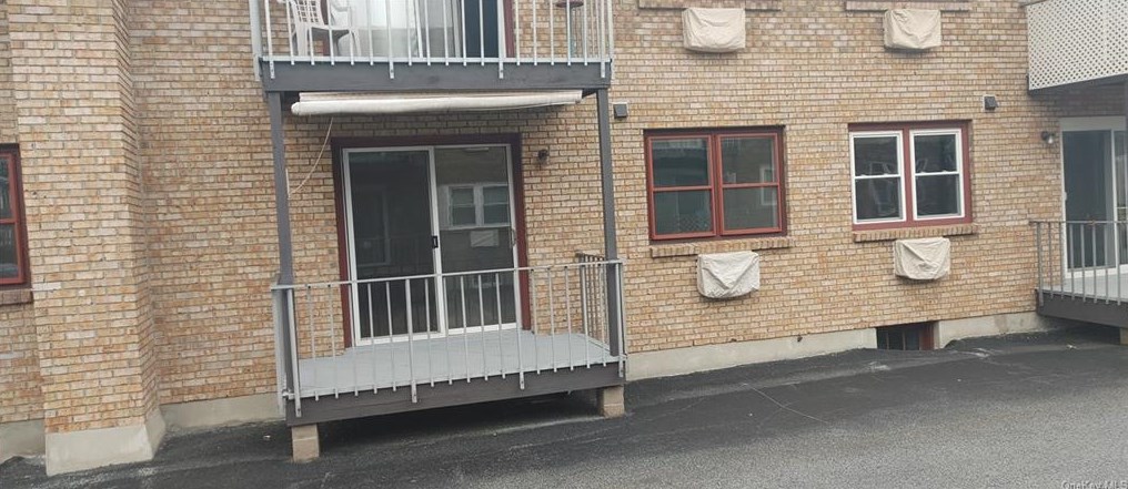 21 Normandy Vlg Apt 2, Nanuet, NY 10954