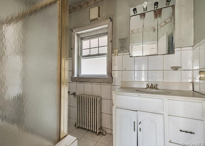 63 Hearst St, Yonkers NY 10703-1006 exterior