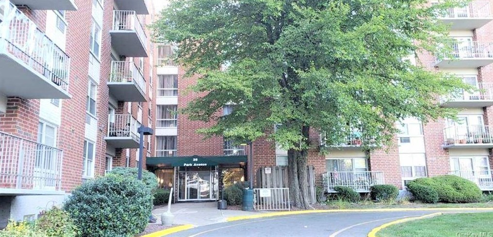 35 Park Ave #6p, Airmont, NY 10901
