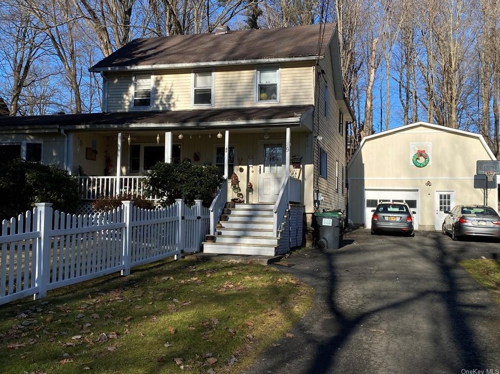 9 Spring Lake Rd, Highland Mills, NY 10930-5224