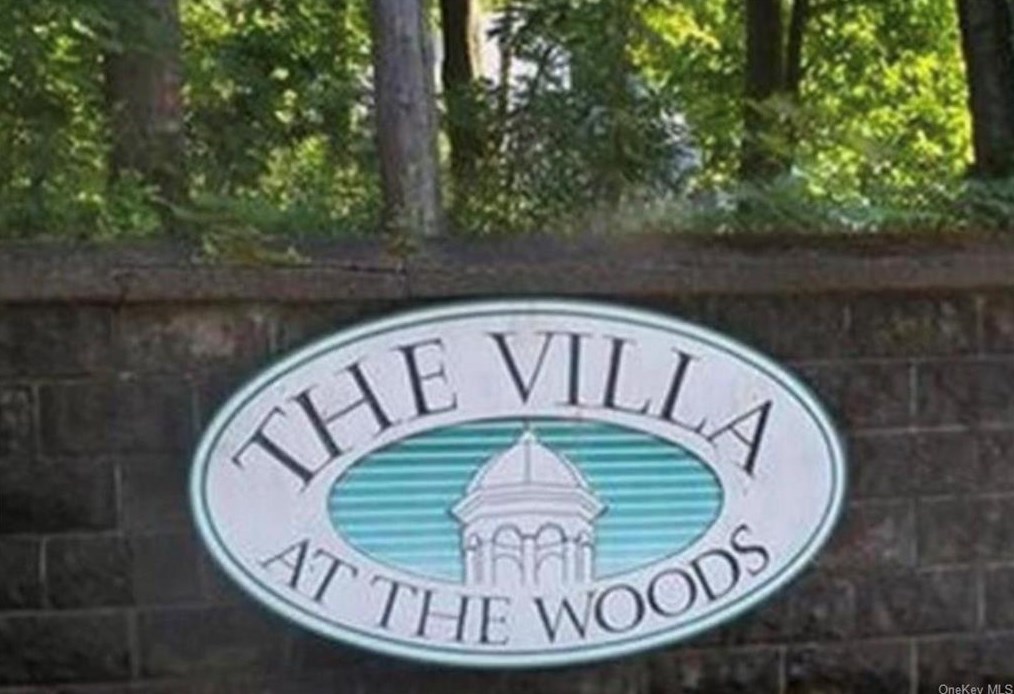 4414 Villa At The Woods, Peekskill NY  10566-4914 exterior