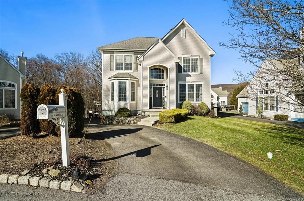 10 Waverly Ct, Highland Mills, NY 10930