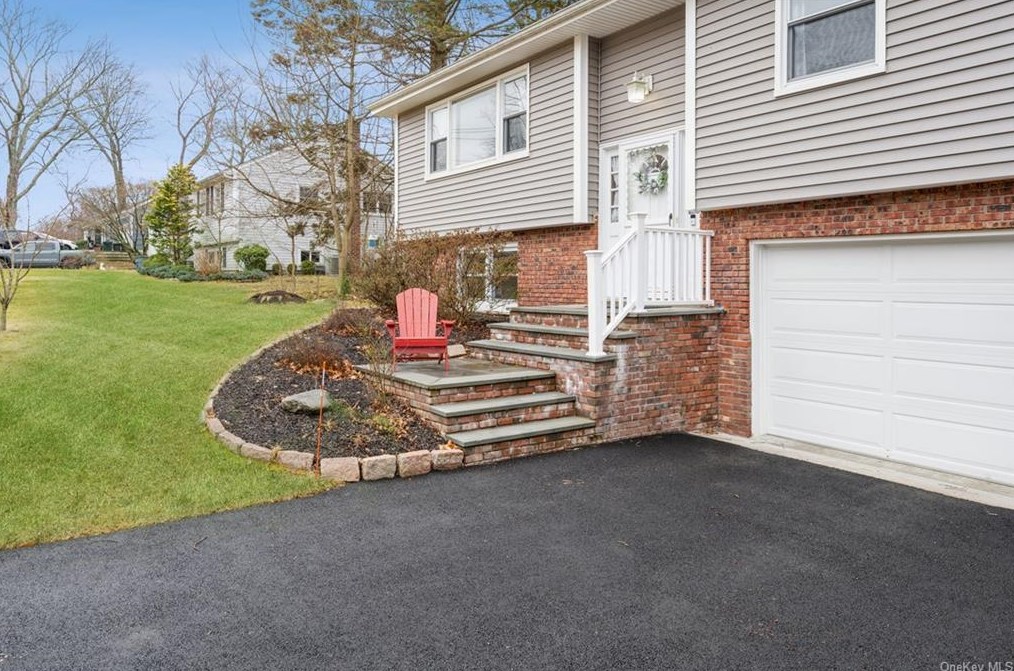 1019 Fox Meadow Rd, Yorktown Hgts, NY 10598