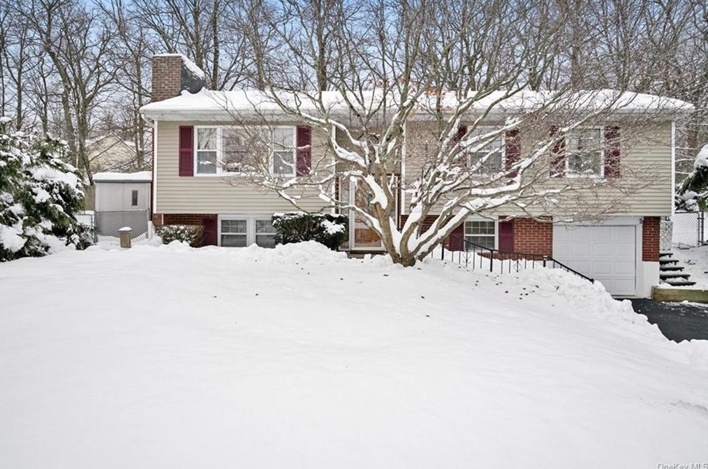 25 Straight Path, Rock Hill, NY 12775