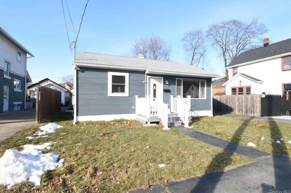 4 Gariss St, Port Jervis, NY 12771-2817