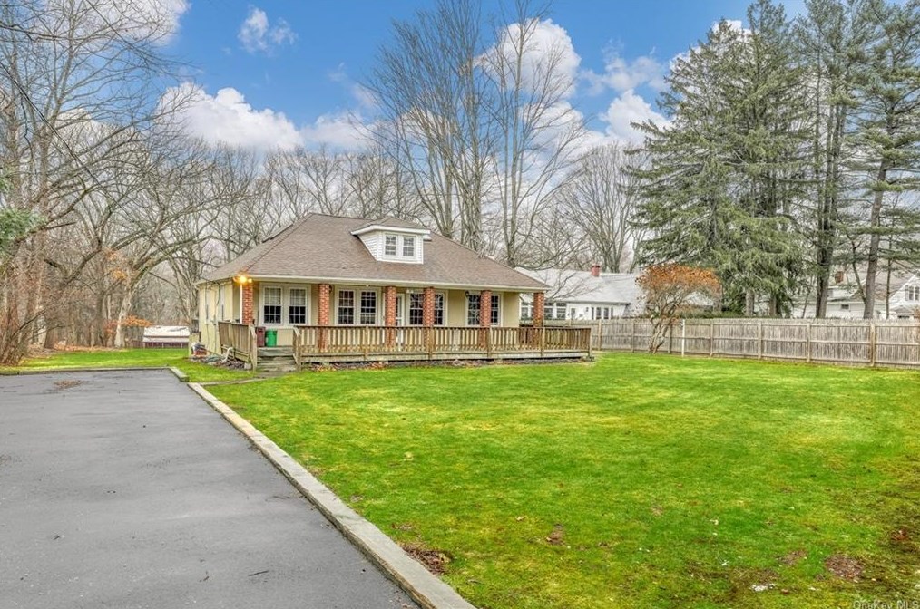 147 Camp Hill Rd, Mount Ivy, NY 10970