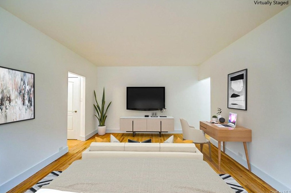 34-40 79th St, Flushing, NY 11372-1317