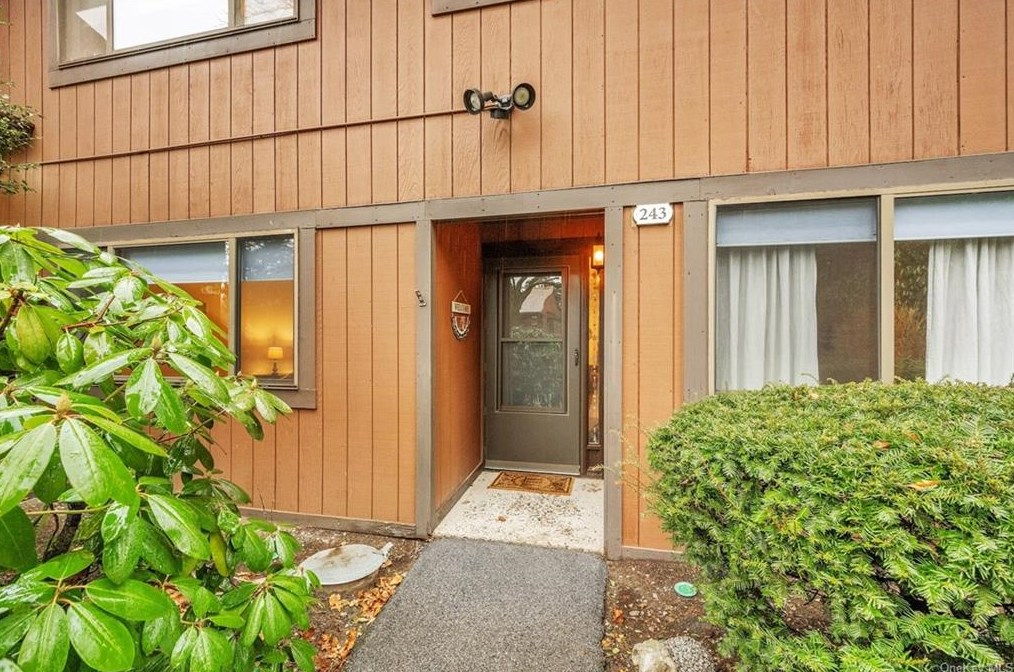 243 Martling Ave, North Tarrytown, NY 10591-4707