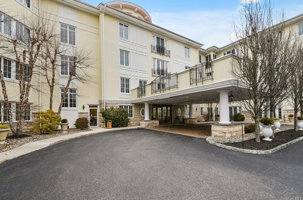 203 Trump Park, Shrub Oak, NY 10588