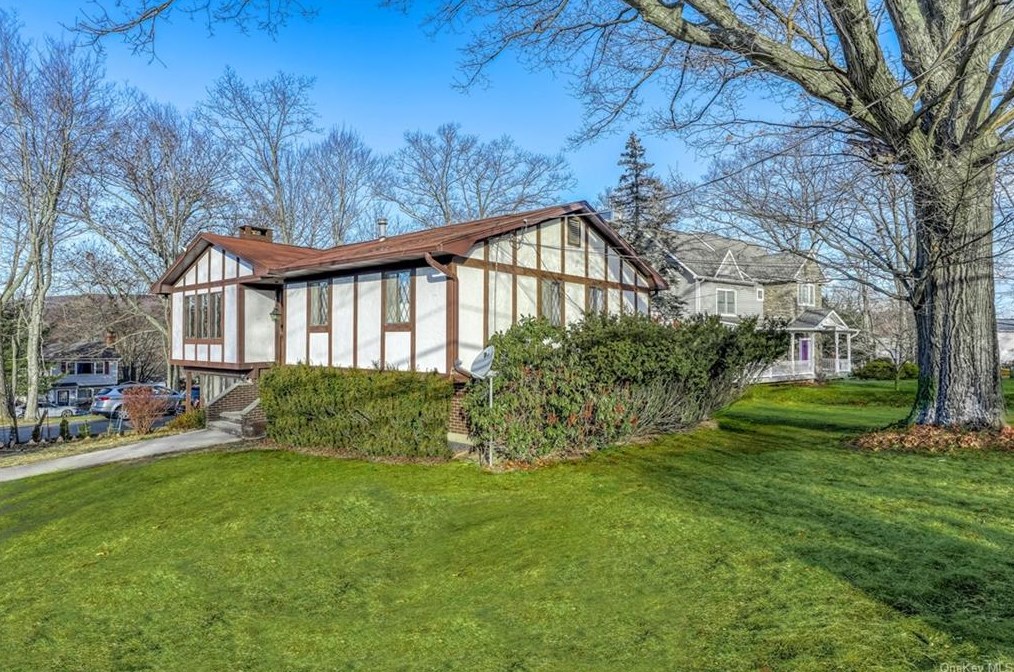 42 Thiells Mt Ivy Rd, Mount Ivy, NY 10970
