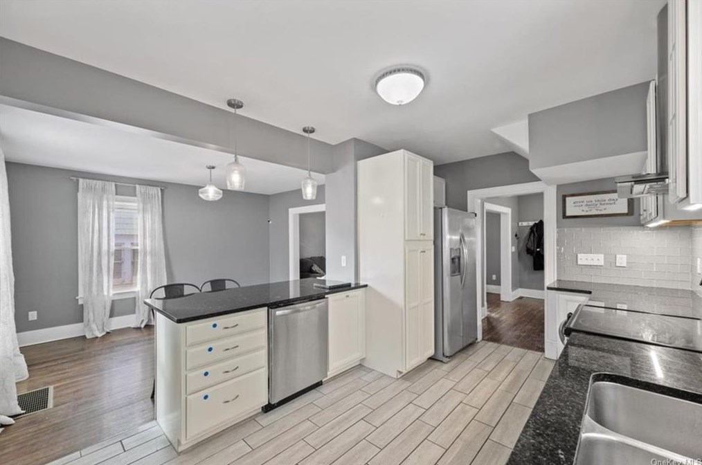 104 Prospect St, Newburgh NY  12550-4313 exterior