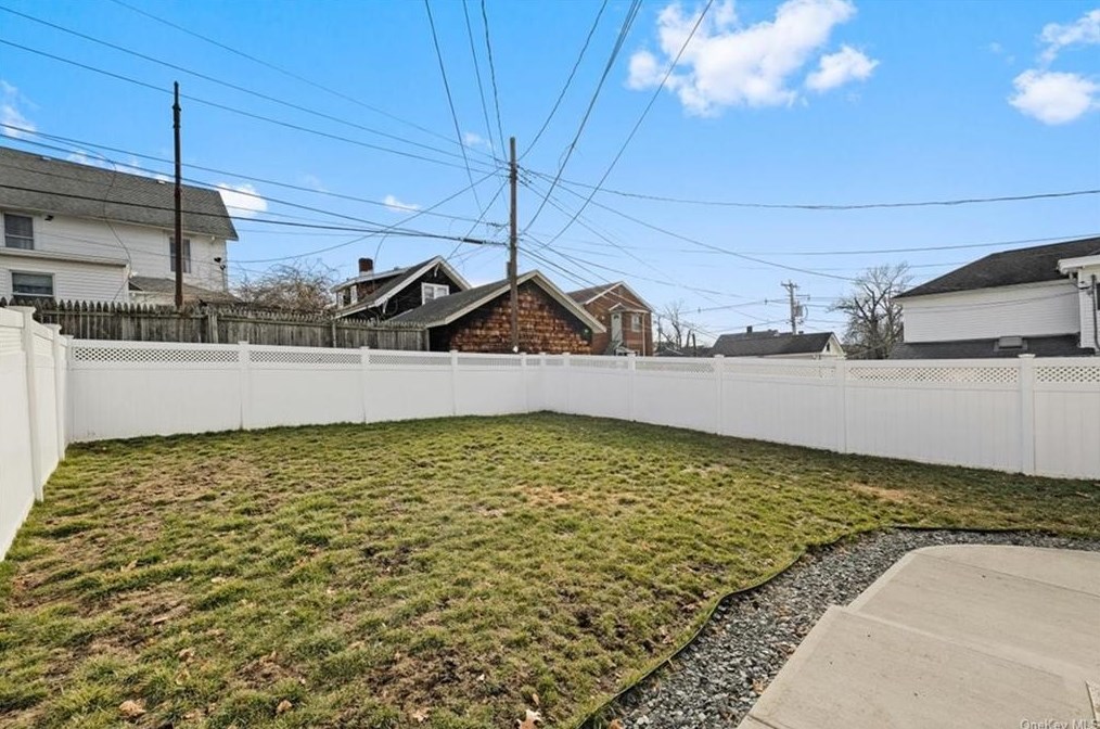 104 Prospect St, Newburgh NY  12550-4313 exterior