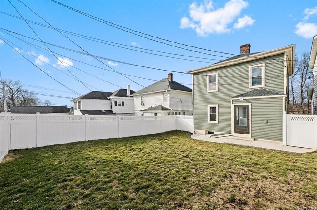 104 Prospect St, Newburgh NY  12550-4313 exterior