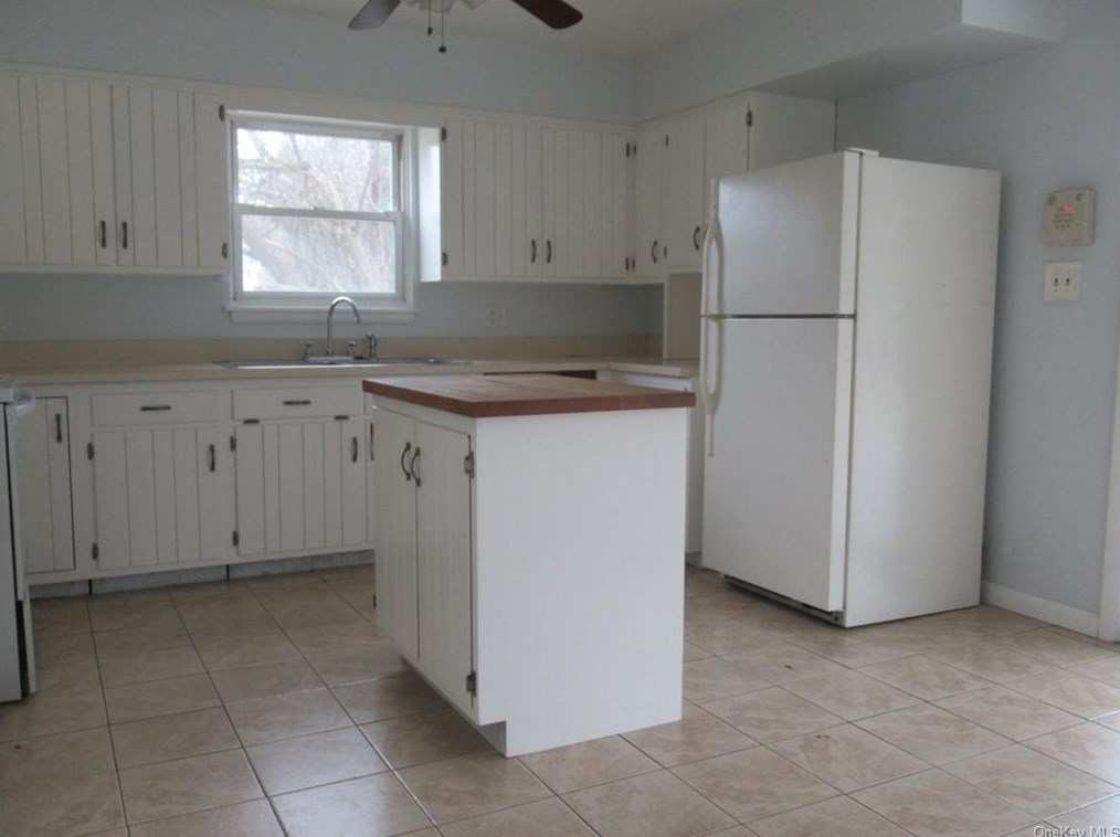 23 Thomas Ave, Poughkeepsie NY  12603-1518 exterior