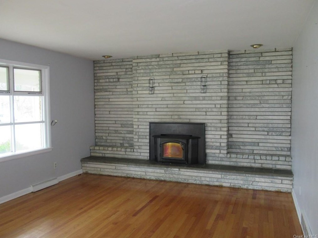 23 Thomas Ave, Poughkeepsie NY  12603-1518 exterior