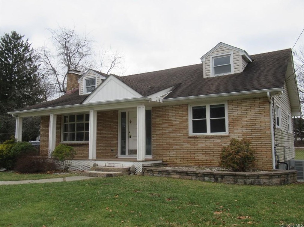 23 Thomas Ave, Poughkeepsie NY  12603-1518 exterior