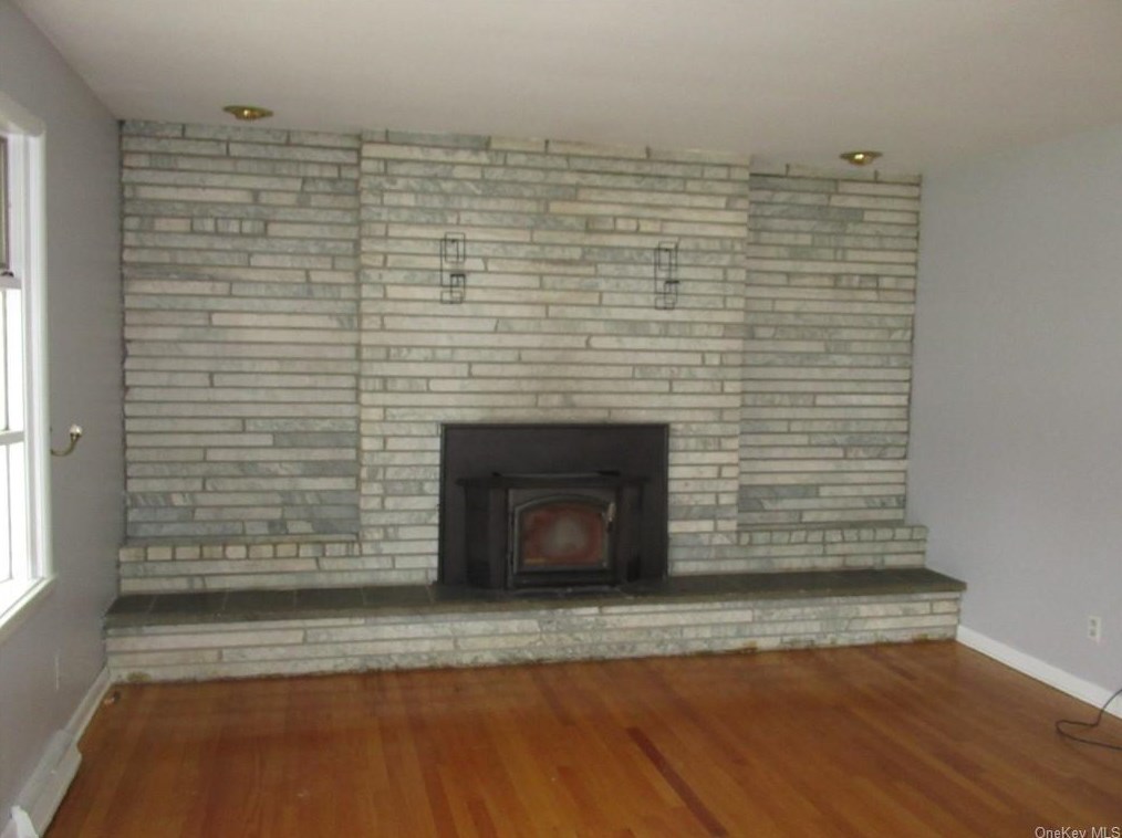 23 Thomas Ave, Poughkeepsie NY  12603-1518 exterior