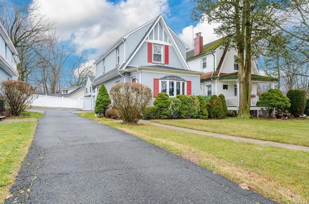 381 Hutchinson Blvd, Mount Vernon, NY 10552