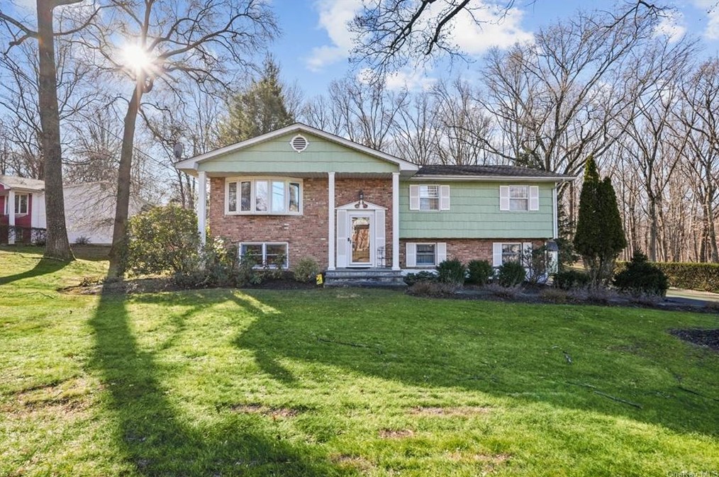 19 Ross Pl, Tappan, NY 10983-1017