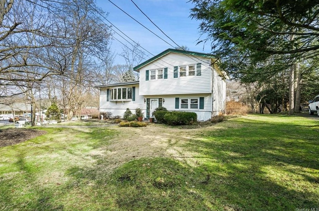 9 Mangin Rd, Monroe, NY 10950