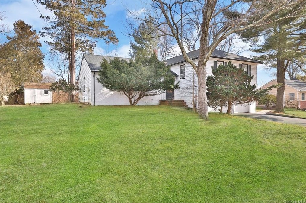 6 Anthony Ct, Chestnut Ridge, NY 10977-3038