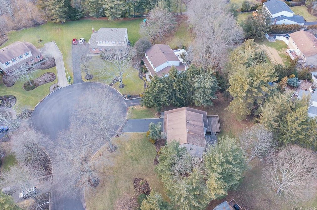 4 Seneca Ct, New City, NY 10956-5713