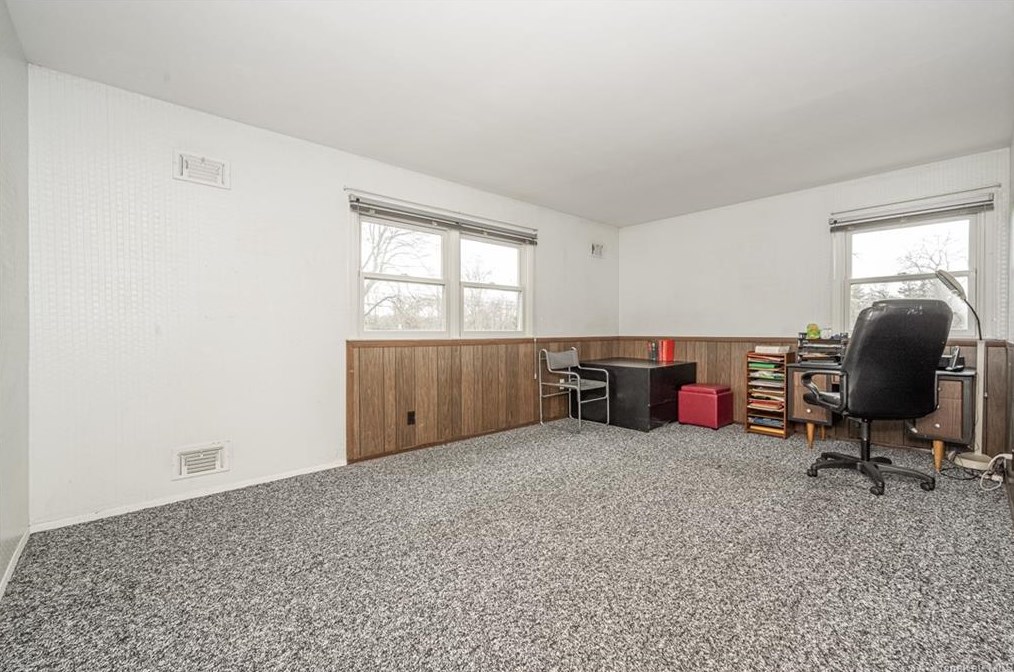 1 Country Ridge Cir, Rye Brook NY  10573-1040 exterior