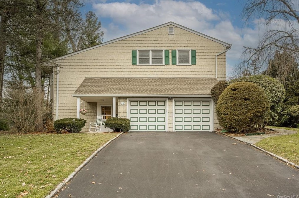 1 Country Ridge Cir, Rye Brook, NY 10573