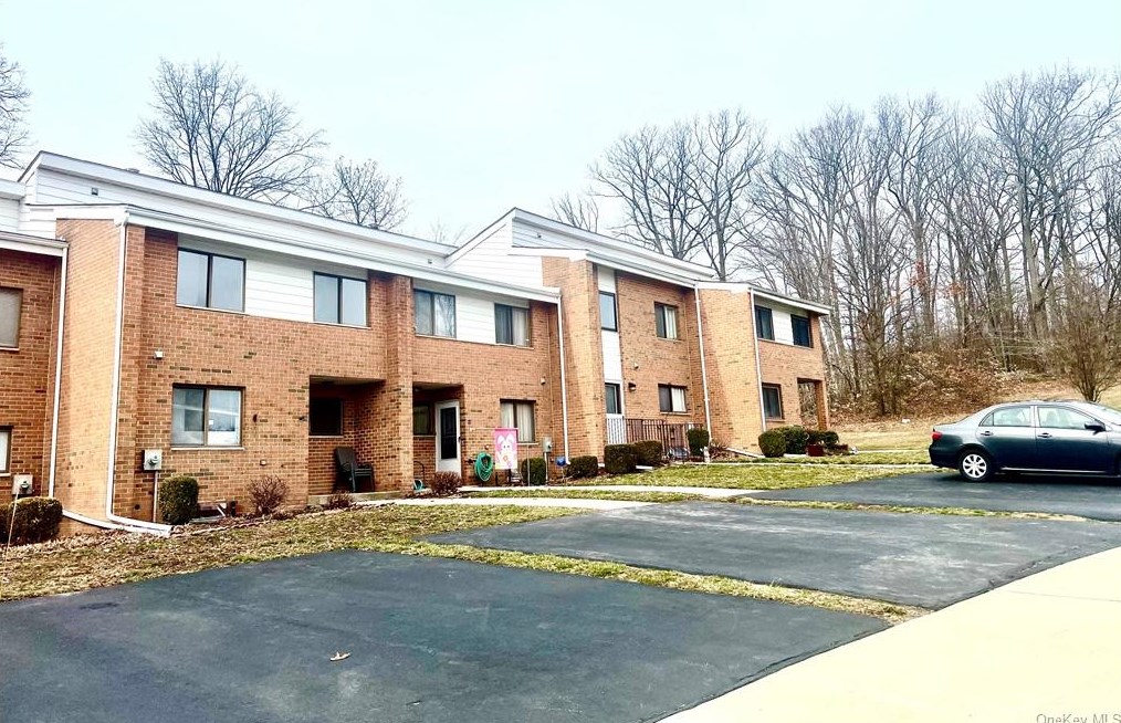 36 Poplar Ln, Middletown, NY 10941